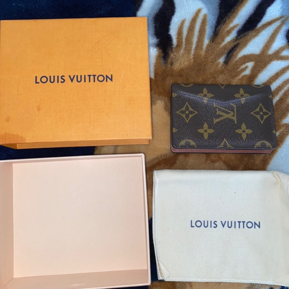 SOLD ‼️ AUTHENTIC Louis Vuitton envelope Wallet